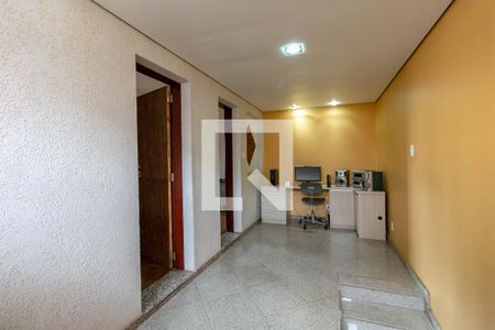Casa à venda com 360m², 5 quartos e 2 vagasCorredor