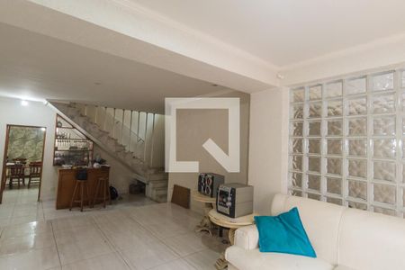 Sala de casa à venda com 3 quartos, 300m² em Jardim Picolo, São Paulo
