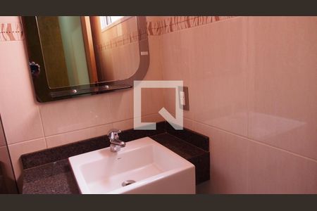 Casa à venda com 370m², 3 quartos e 10 vagasBanheiro