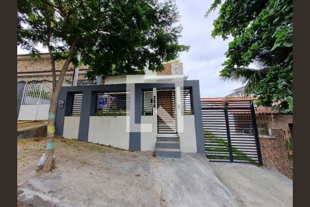 Casa à venda com 260m², 4 quartos e 2 vagas Casa à venda com 260m², 4 quartos e 2 vagasFachada