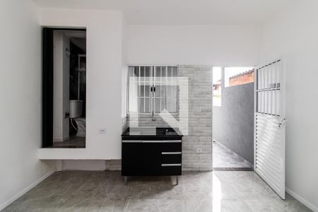 Cozinha de kitnet/studio para alugar com 1 quarto, 16m² em Cangaiba, São Paulo