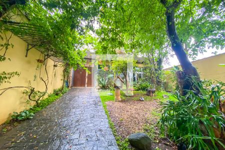 Casa à venda com 291m², 3 quartos e 6 vagasFachada