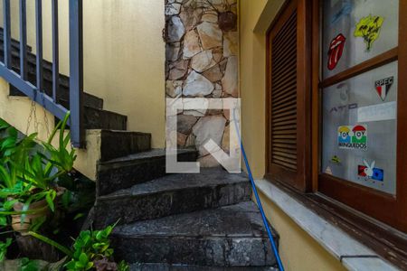 Casa à venda com 291m², 3 quartos e 6 vagasEscada