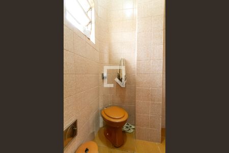 Casa à venda com 291m², 3 quartos e 6 vagasBanheiro de Serviço