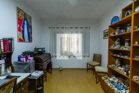 Casa à venda com 291m², 3 quartos e 6 vagasQuarto 2