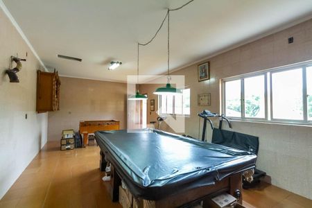 Casa à venda com 291m², 3 quartos e 6 vagasSalão de Jogos