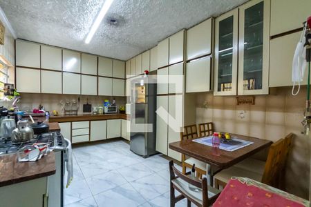 Casa à venda com 291m², 3 quartos e 6 vagasCozinha