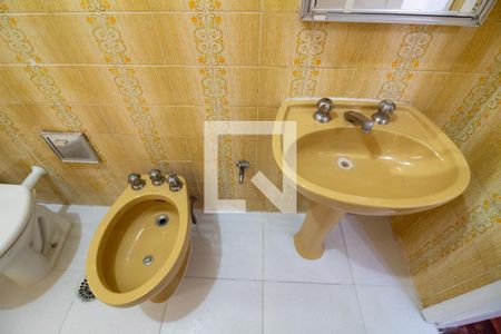 Casa à venda com 400m², 3 quartos e 2 vagas Casa à venda com 400m², 3 quartos e 2 vagasBanheiro