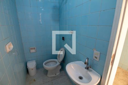 Casa à venda com 400m², 3 quartos e 2 vagas Casa à venda com 400m², 3 quartos e 2 vagasBanheiro de serviço