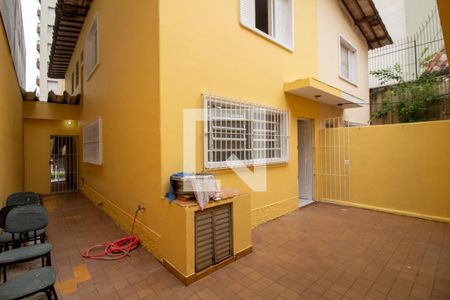 Casa à venda com 400m², 3 quartos e 2 vagas Casa à venda com 400m², 3 quartos e 2 vagasQuintal