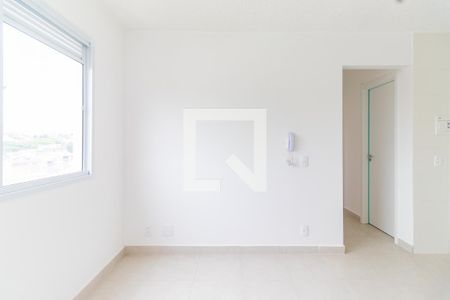 Sala de apartamento para alugar com 2 quartos, 33m² em Jardim Itacolomi, São Paulo