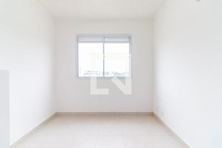 Sala de apartamento para alugar com 2 quartos, 33m² em Jardim Itacolomi, São Paulo