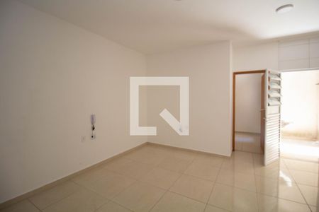 Sala/Cozinha de kitnet/studio para alugar com 1 quarto, 37m² em Vila Carmosina, São Paulo
