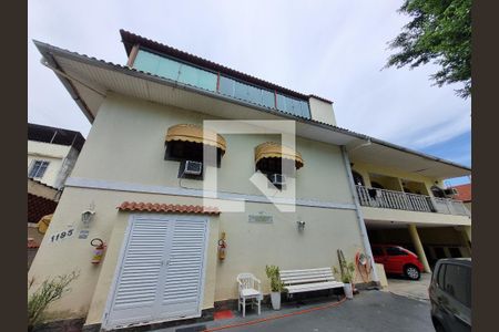 Casa de condomínio à venda com 70m², 2 quartos e 1 vagaFachada