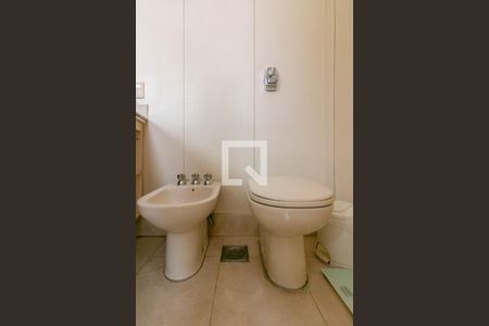 Apartamento à venda com 260m², 4 quartos e 3 vagasBanheiro da Suíte