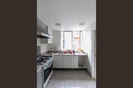 Apartamento à venda com 260m², 4 quartos e 3 vagasCozinha e Área de Serviço