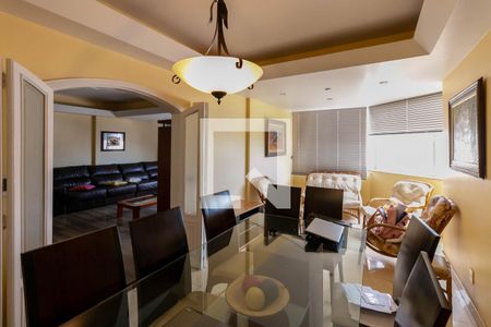 Apartamento à venda com 260m², 4 quartos e 3 vagasCopa