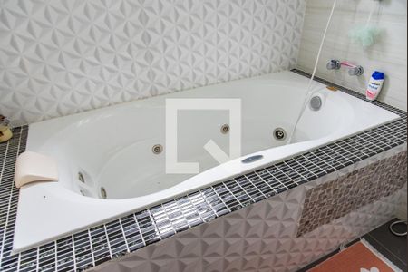 Casa à venda com 156m², 3 quartos e 1 vagaBanheiro da suíte 2