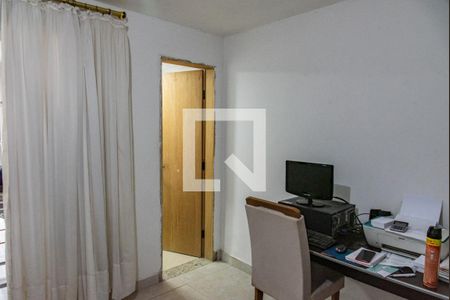 Casa à venda com 156m², 3 quartos e 1 vagaEscritório