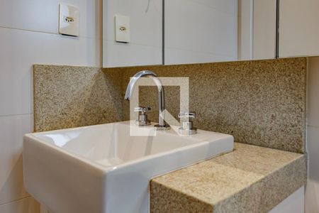 Apartamento à venda com 68m², 2 quartos e 2 vagasBanheiro da Suíte