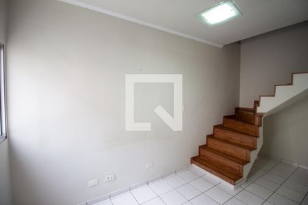 Sala de casa de condomínio para alugar com 2 quartos, 58m² em Cidade Líder, São Paulo