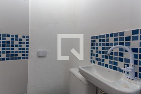 Banheiro de casa para alugar com 1 quarto, 28m² em Vila Nova Carolina, São Paulo