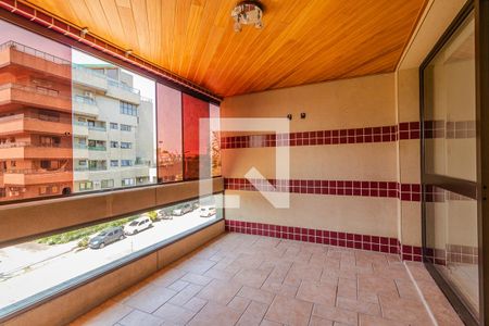 Varanda com churrasqueira de apartamento para alugar com 3 quartos, 70m² em Menino Deus, Porto Alegre