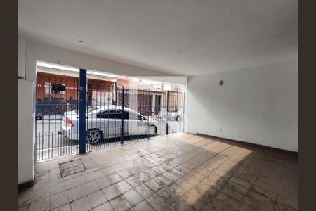 Casa à venda com 240m², 2 quartos e 2 vagas Casa à venda com 240m², 2 quartos e 2 vagasGaragem