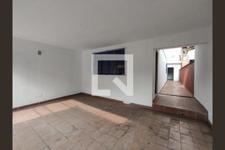 Casa à venda com 240m², 2 quartos e 2 vagas Casa à venda com 240m², 2 quartos e 2 vagasGaragem