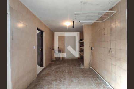 Casa à venda com 240m², 2 quartos e 2 vagas Casa à venda com 240m², 2 quartos e 2 vagasÁrea de Serviço