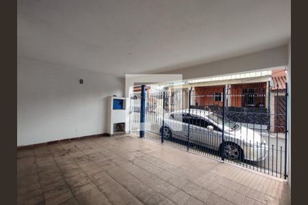 Casa à venda com 240m², 2 quartos e 2 vagas Casa à venda com 240m², 2 quartos e 2 vagasGaragem