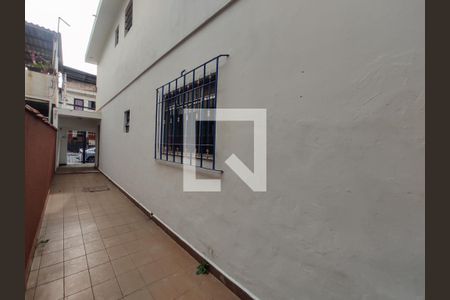 Casa à venda com 240m², 2 quartos e 2 vagas Casa à venda com 240m², 2 quartos e 2 vagasCorredor