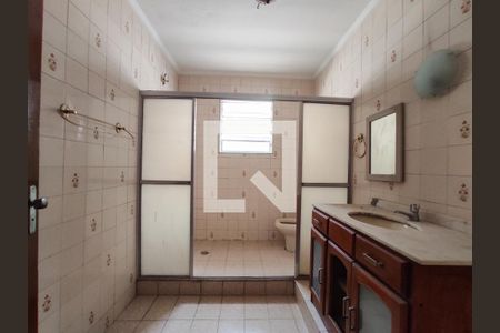 Casa à venda com 240m², 2 quartos e 2 vagas Casa à venda com 240m², 2 quartos e 2 vagasBanheiro