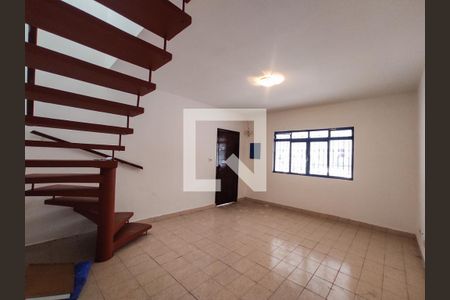 Sala de casa para alugar com 2 quartos, 240m² em Jardim Soraia, São Paulo