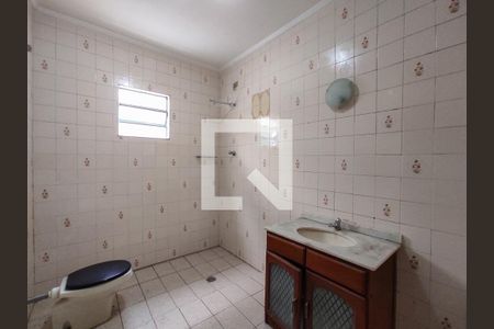 Banheiro 1 de casa à venda com 2 quartos, 240m² em Jardim Soraia, São Paulo