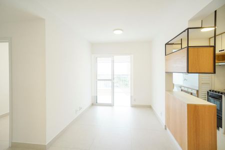 Sala e cozinha de apartamento para alugar com 2 quartos, 69m² em Chácara Seis de Outubro, São Paulo