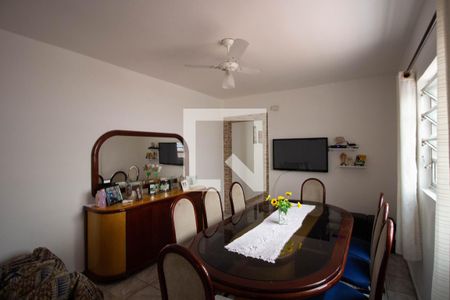 Casa à venda com 162m², 5 quartos e 2 vagas Casa à venda com 162m², 5 quartos e 2 vagasSala de Jantar