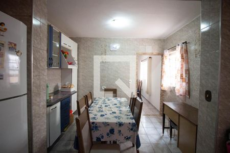 Casa à venda com 162m², 5 quartos e 2 vagas Casa à venda com 162m², 5 quartos e 2 vagasCozinha