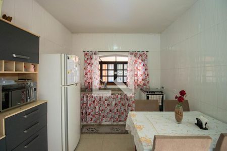 Casa à venda com 162m², 5 quartos e 2 vagas Casa à venda com 162m², 5 quartos e 2 vagasCasa 2