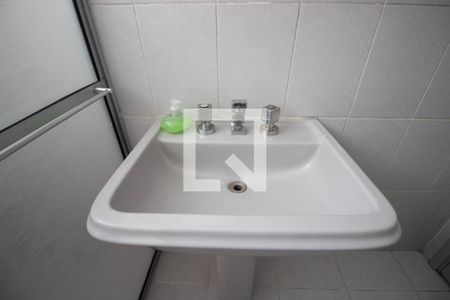 Casa à venda com 162m², 5 quartos e 2 vagas Casa à venda com 162m², 5 quartos e 2 vagasBanheiro 2