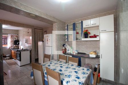 Casa à venda com 162m², 5 quartos e 2 vagas Casa à venda com 162m², 5 quartos e 2 vagasCozinha