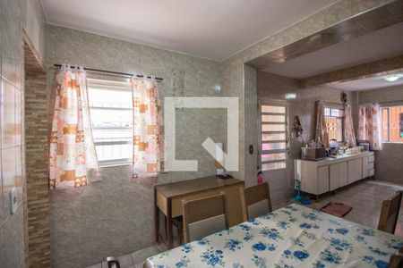 Casa à venda com 162m², 5 quartos e 2 vagas Casa à venda com 162m², 5 quartos e 2 vagasCozinha