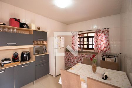 Casa à venda com 162m², 5 quartos e 2 vagas Casa à venda com 162m², 5 quartos e 2 vagasCasa 2