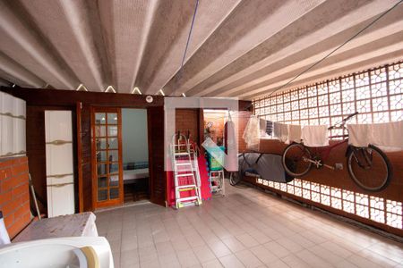 Casa à venda com 162m², 5 quartos e 2 vagas Casa à venda com 162m², 5 quartos e 2 vagasÁrea de Serviço