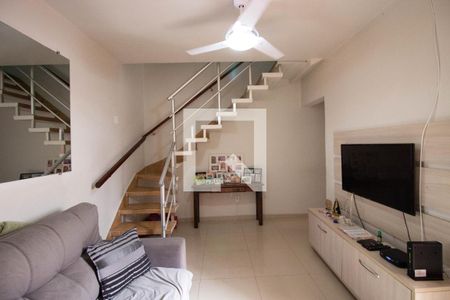 Casa à venda com 162m², 5 quartos e 2 vagas Casa à venda com 162m², 5 quartos e 2 vagasCasa 2