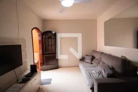 Casa à venda com 162m², 5 quartos e 2 vagas Casa à venda com 162m², 5 quartos e 2 vagasCasa 2