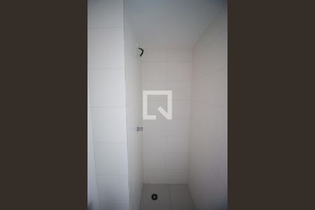 Apartamento para alugar com 33m², 2 quartos e sem vaga Apartamento para alugar com 33m², 2 quartos e sem vagaBanheiro