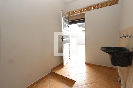 Casa para alugar com 100m², 2 quartos e sem vagaÁrea de Serviço