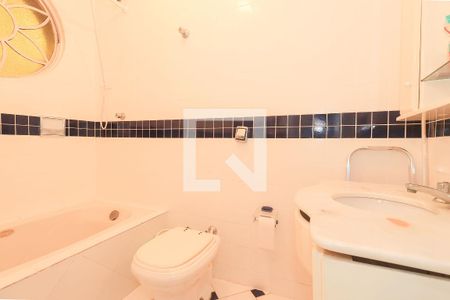 Casa à venda com 300m², 4 quartos e 2 vagas Casa à venda com 300m², 4 quartos e 2 vagasBanheiro da Suíte 2