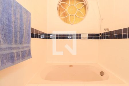 Casa à venda com 300m², 4 quartos e 2 vagas Casa à venda com 300m², 4 quartos e 2 vagasBanheiro da Suíte 2